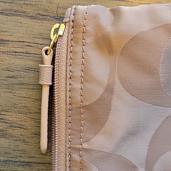 NWT Coach bundle pouch and perfume - Picture 8 of 13